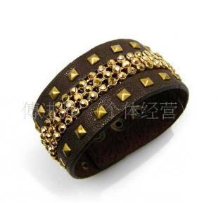 高档水钻皮革手镯 欧美复古风潮下的工艺与个性表达
